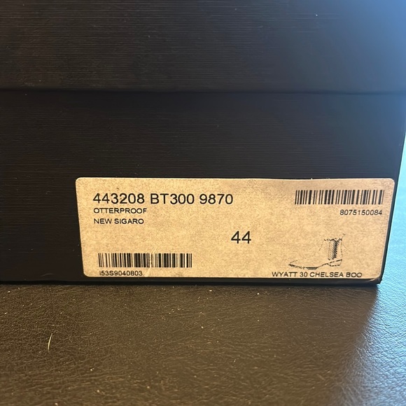 Selling my size 44 (US 11) Yves Saint Lauren (YSL) Wyatt Chelsea boots in Black - Picture 3 of 10